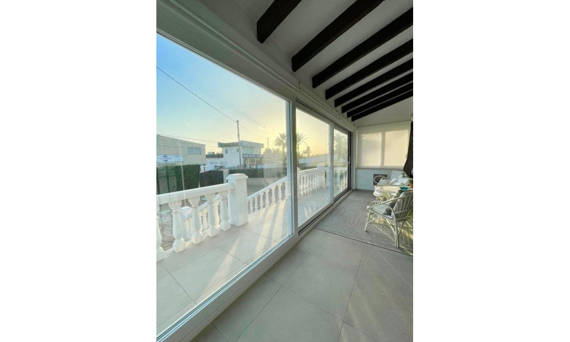 Revente - Villa -
Benidorm - Urbanizaciones