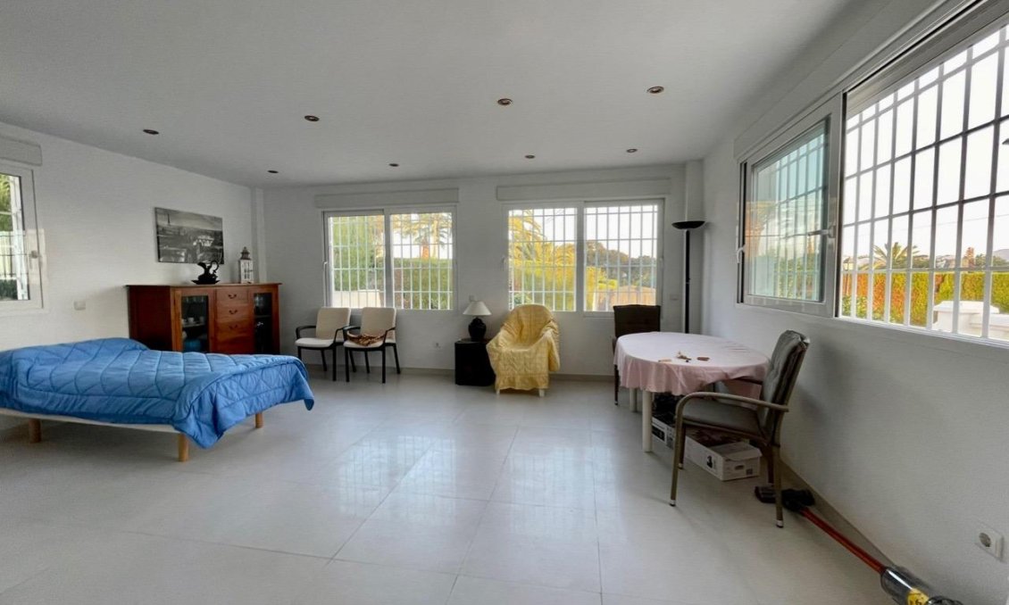Revente - Villa -
Benidorm - Urbanizaciones