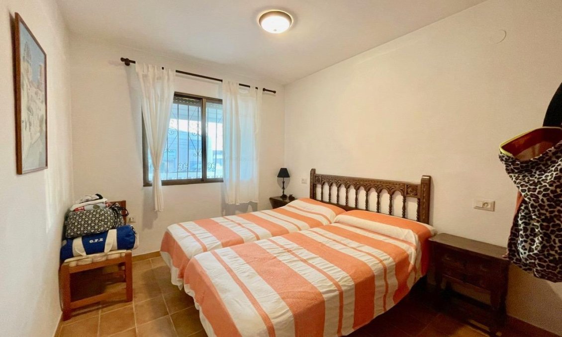 Revente - Villa -
Benidorm - Urbanizaciones