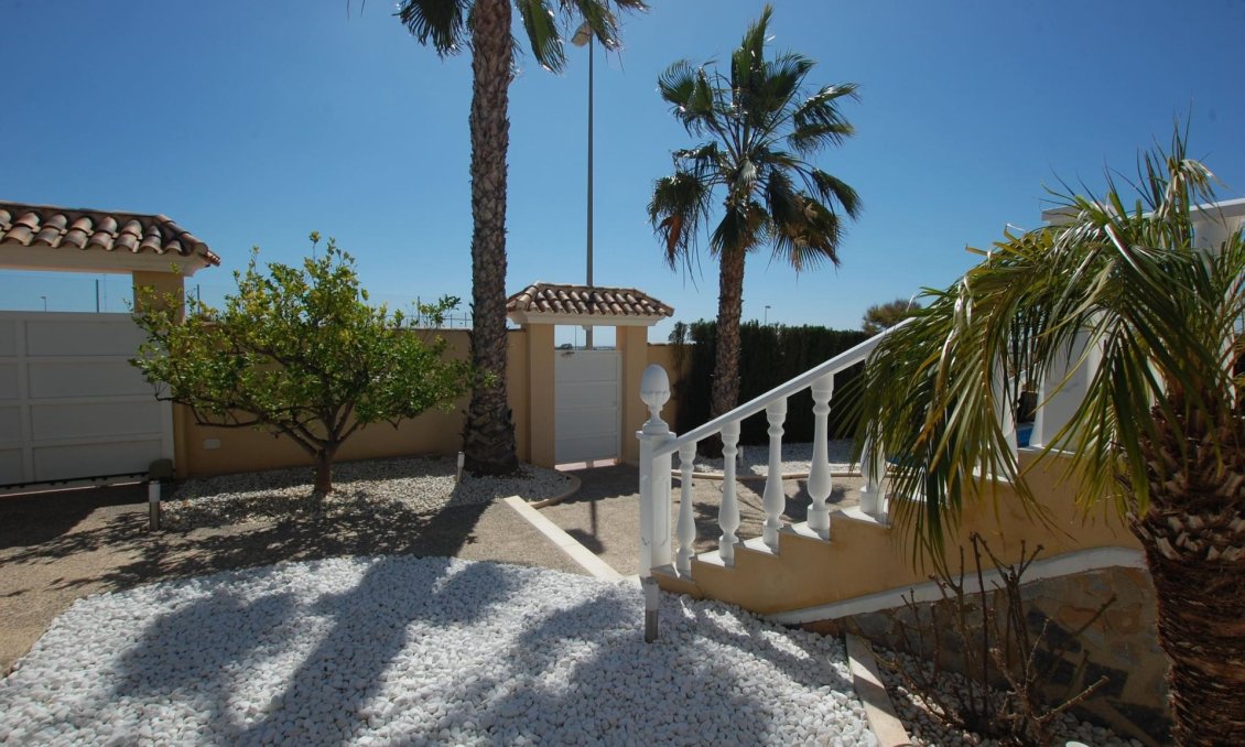 Segunda mano - Villa -
Ciudad Quesada - Costa Blanca