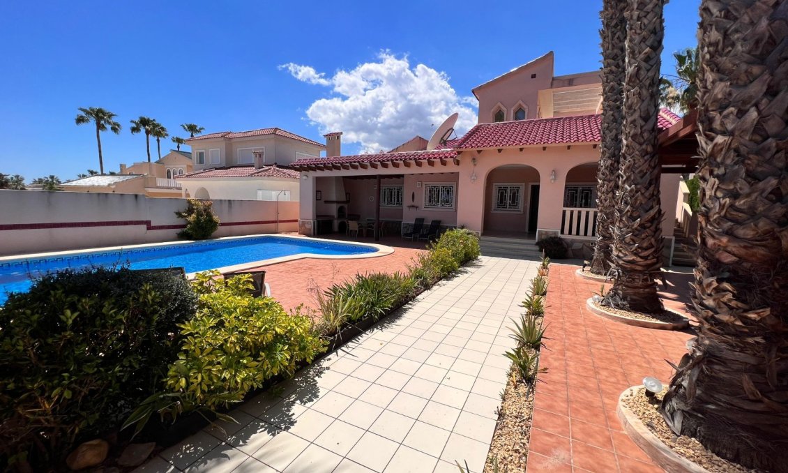 Segunda mano - Villa -
Ciudad Quesada - Costa Blanca