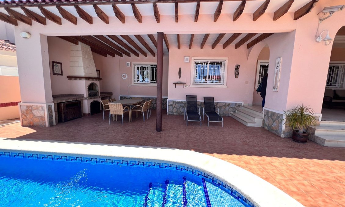 Segunda mano - Villa -
Ciudad Quesada - Costa Blanca