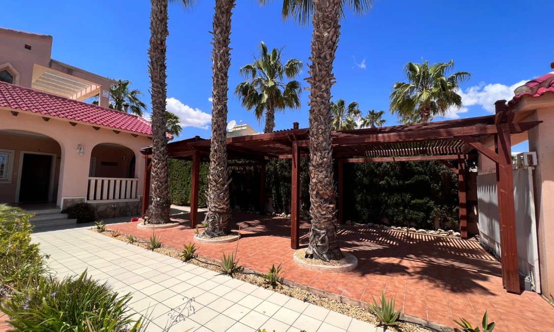 Segunda mano - Villa -
Ciudad Quesada - Costa Blanca
