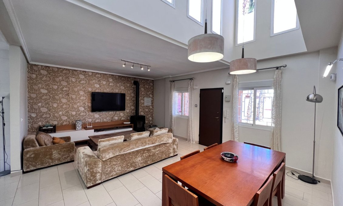 Segunda mano - Villa -
Ciudad Quesada - Costa Blanca