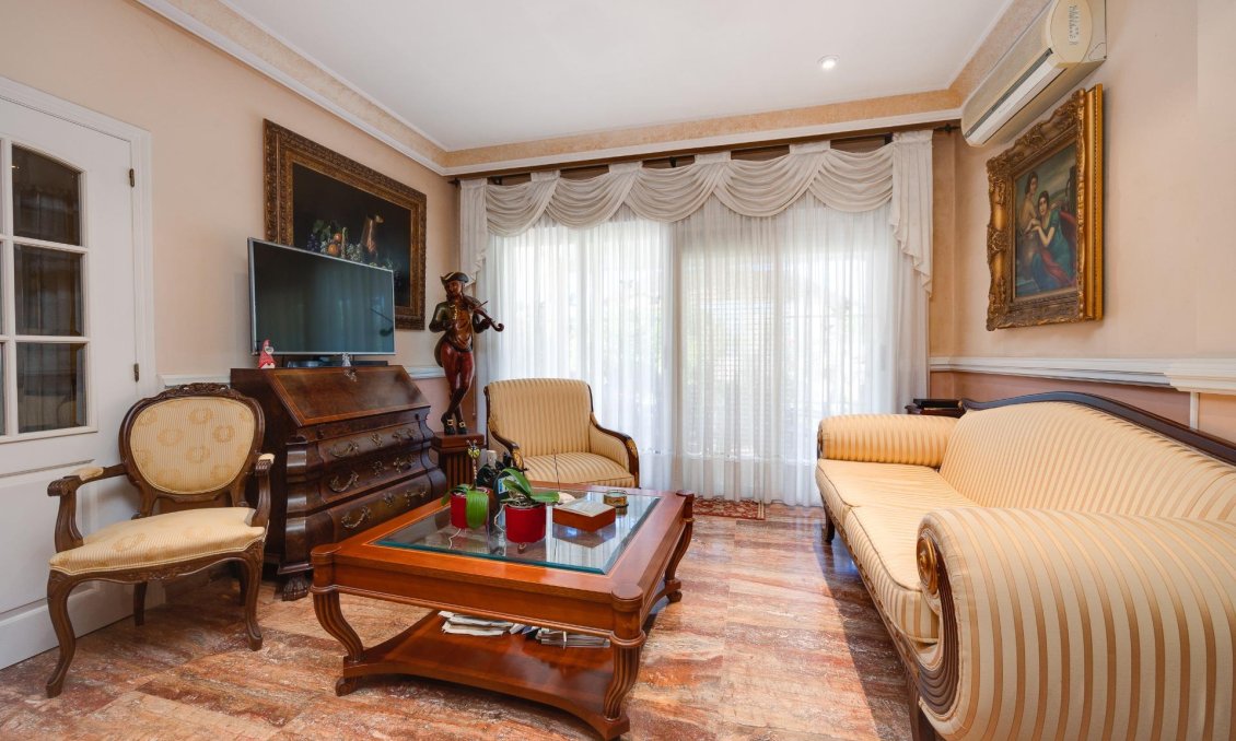 Segunda mano - Villa -
Torrevieja - Aguas Nuevas