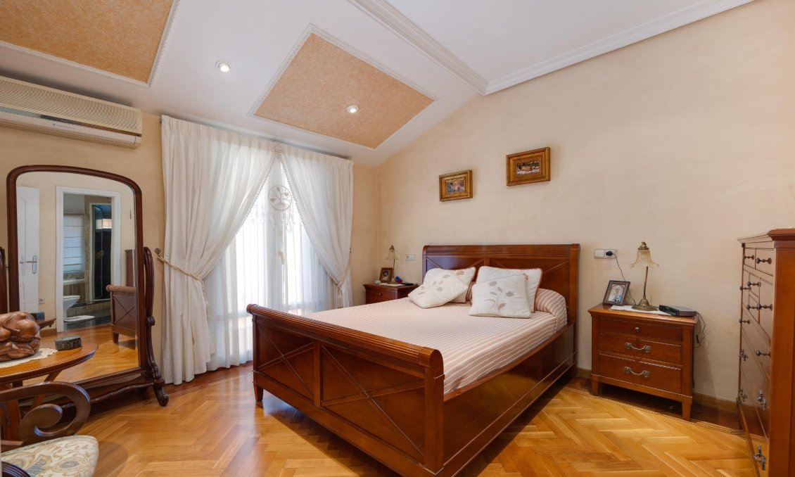 Segunda mano - Villa -
Torrevieja - Aguas Nuevas