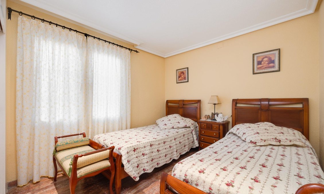 Segunda mano - Villa -
Torrevieja - Aguas Nuevas