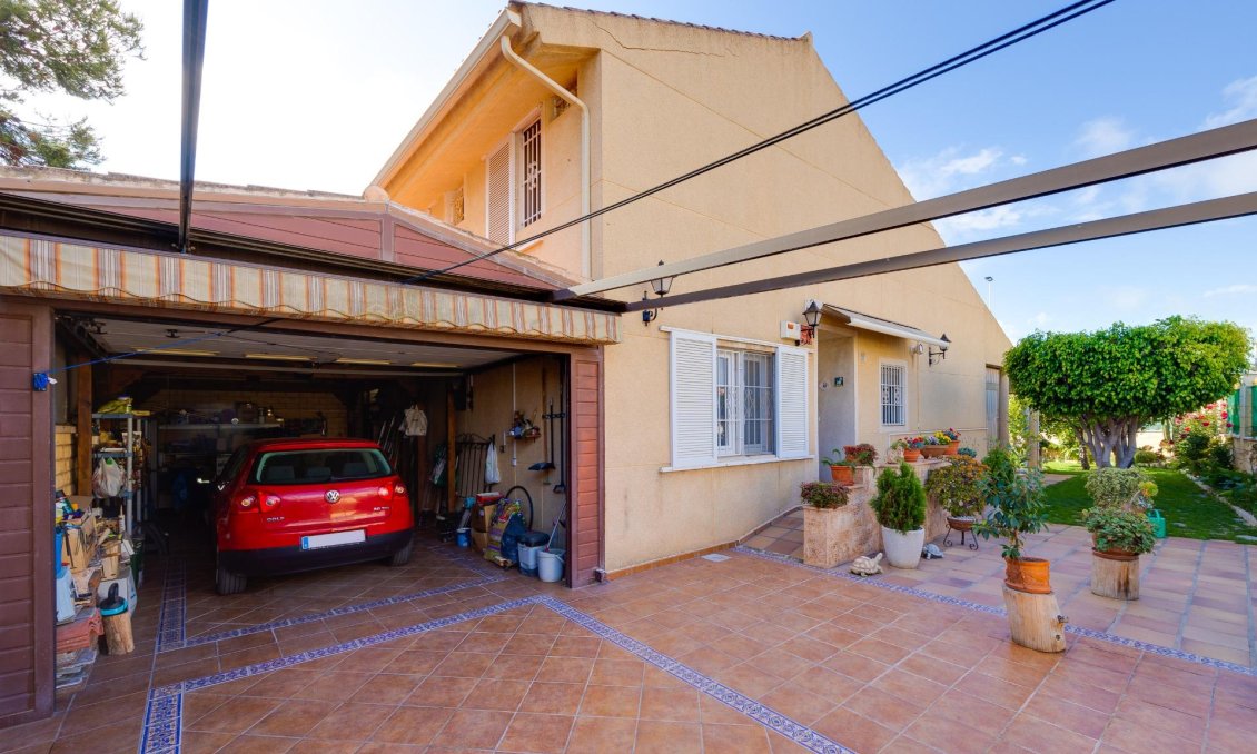 Segunda mano - Villa -
Torrevieja - Aguas Nuevas