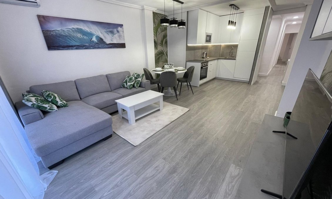 Segunda mano - Apartamento -
Torrevieja - Centro