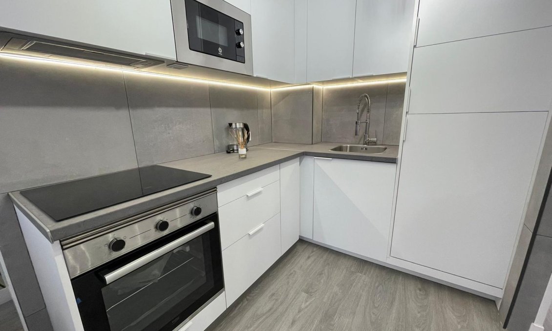 Segunda mano - Apartamento -
Torrevieja - Centro