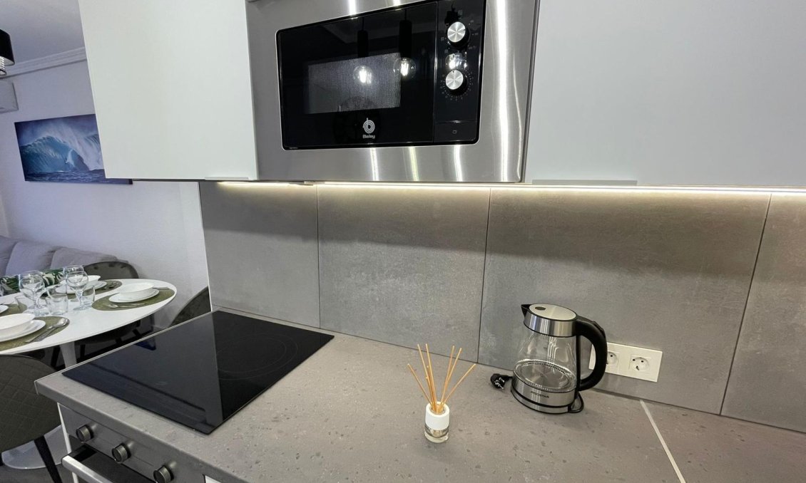 Segunda mano - Apartamento -
Torrevieja - Centro