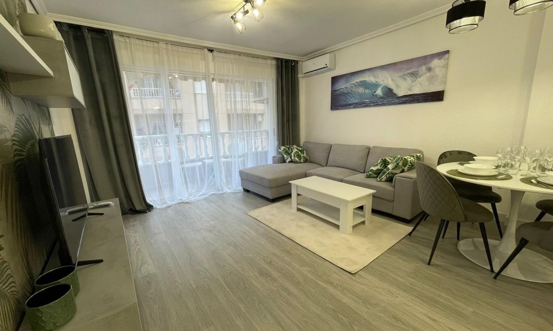 Segunda mano - Apartamento -
Torrevieja - Centro