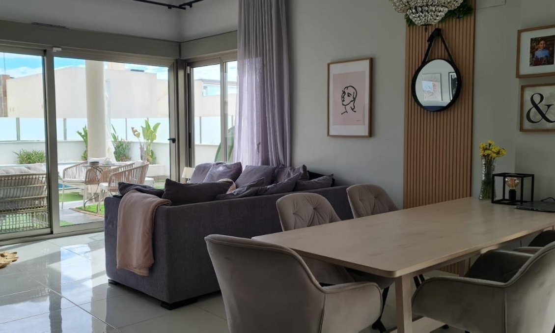 Segunda mano - Villa -
Orihuela Costa - Villamartín-las Filipinas