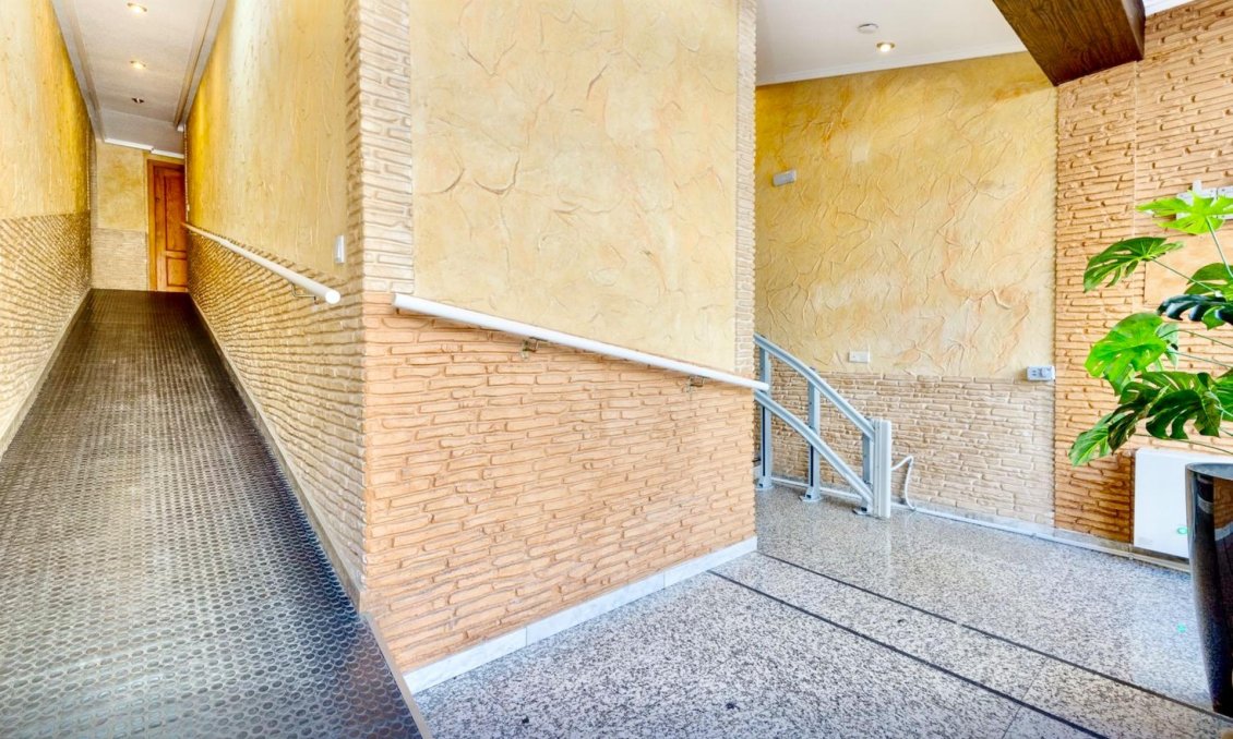 Segunda mano - Apartamento -
Torrevieja - PARQUE DE LAS NACIONES