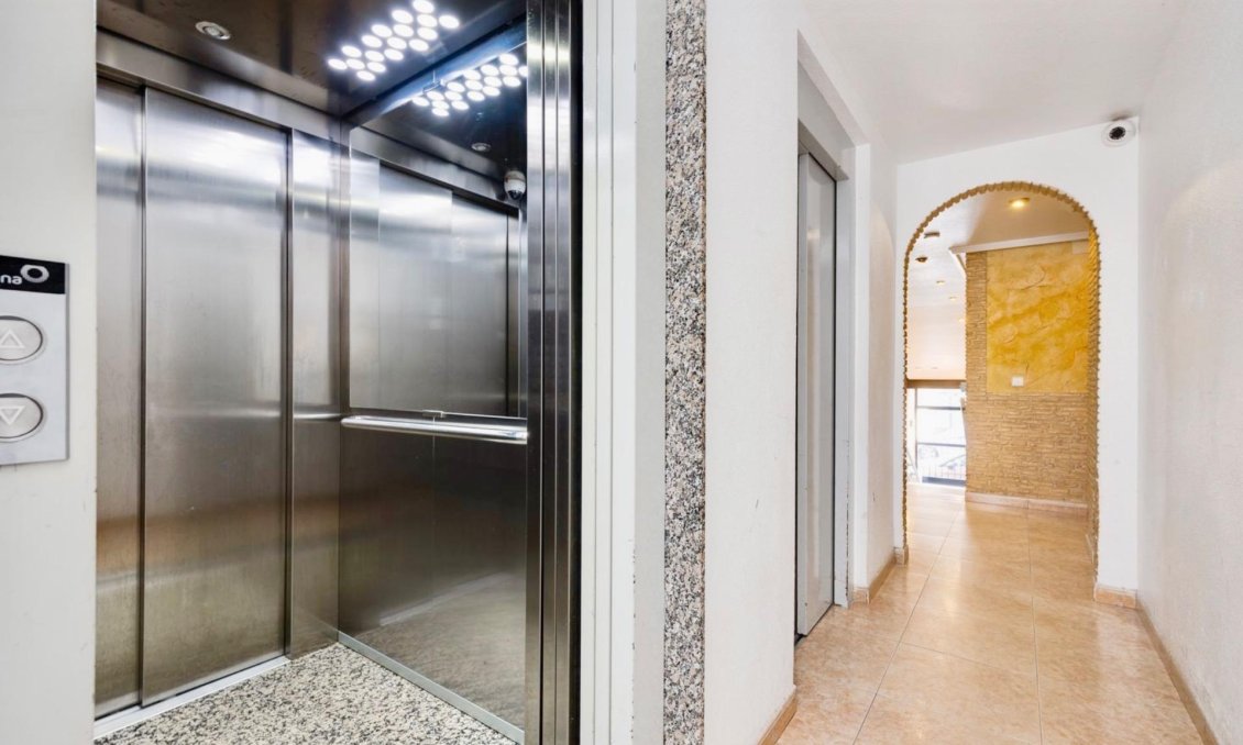 Segunda mano - Apartamento -
Torrevieja - PARQUE DE LAS NACIONES
