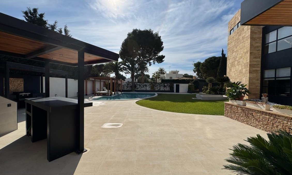 Segunda mano - Villa -
Orihuela Costa - Altos De Campoamor