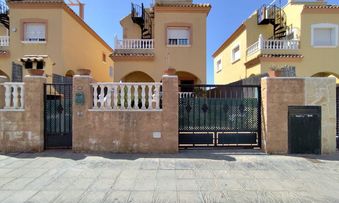 Segunda mano - Villa -
Torrevieja - Aguas Nuevas 2
