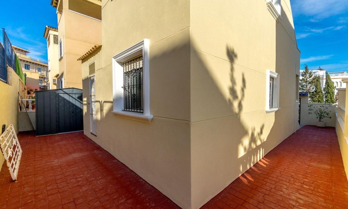 Revente - Villa -
Orihuela Costa - Costa Blanca