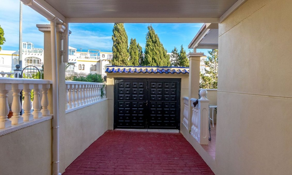 Revente - Villa -
Orihuela Costa - Costa Blanca