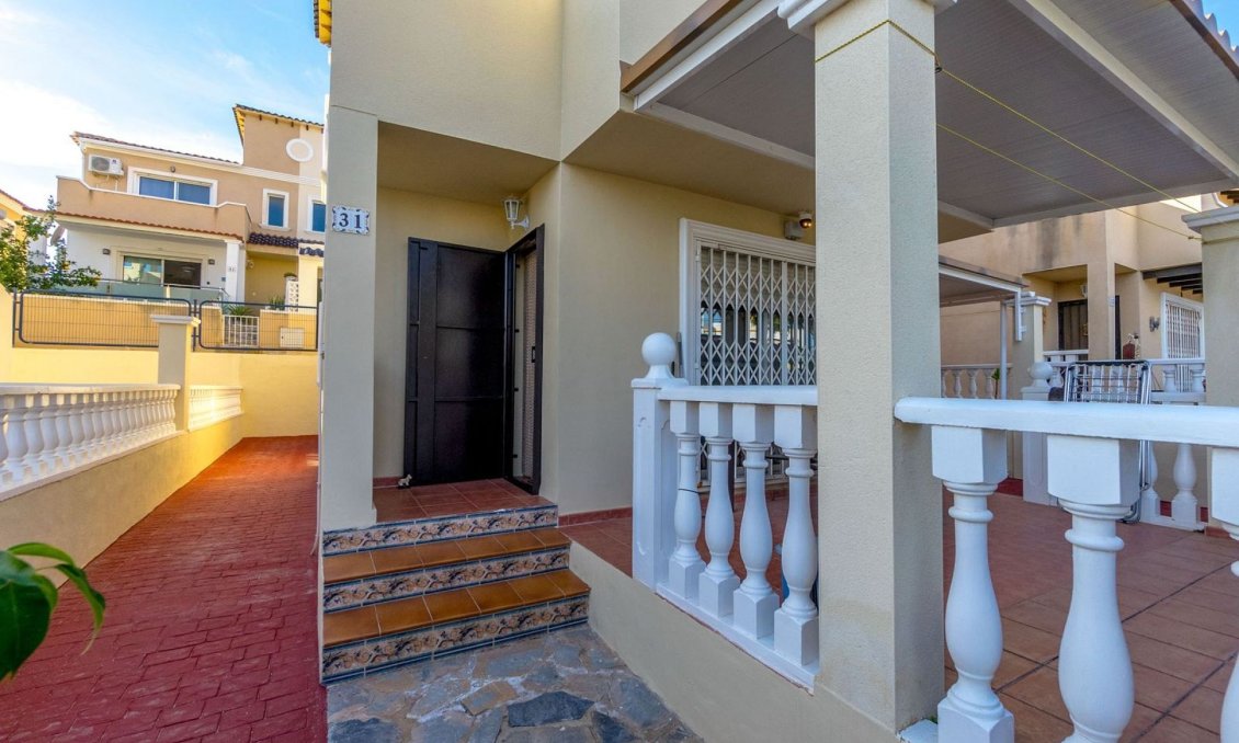 Revente - Villa -
Orihuela Costa - Costa Blanca