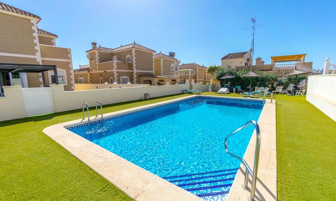 Revente - Villa -
Orihuela Costa - Costa Blanca