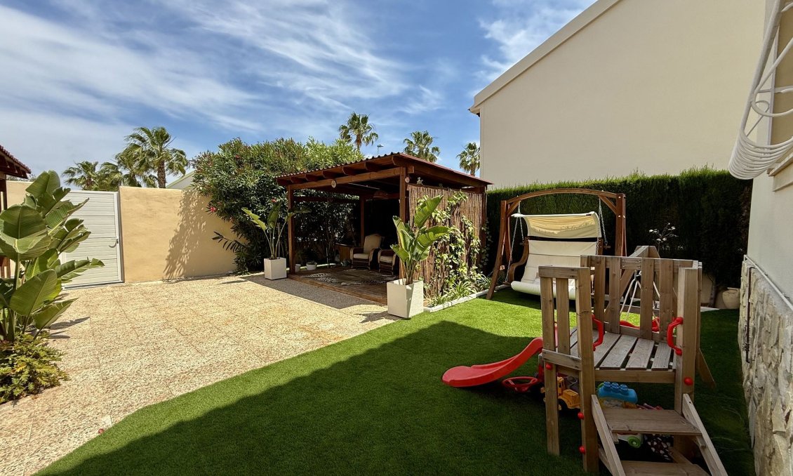 Wiederverkauf - Villa -
Orihuela Costa - Costa Blanca
