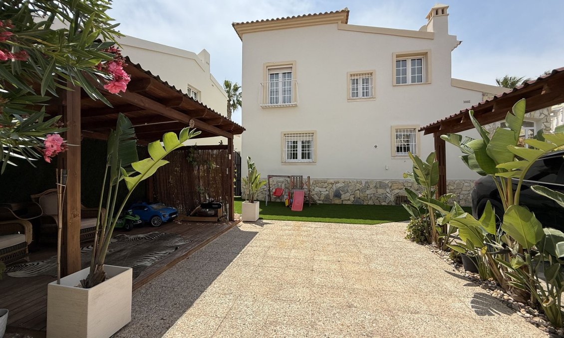 Wiederverkauf - Villa -
Orihuela Costa - Costa Blanca