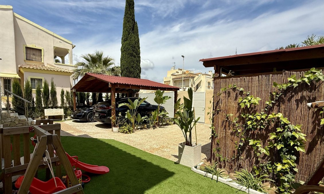 Wiederverkauf - Villa -
Orihuela Costa - Costa Blanca