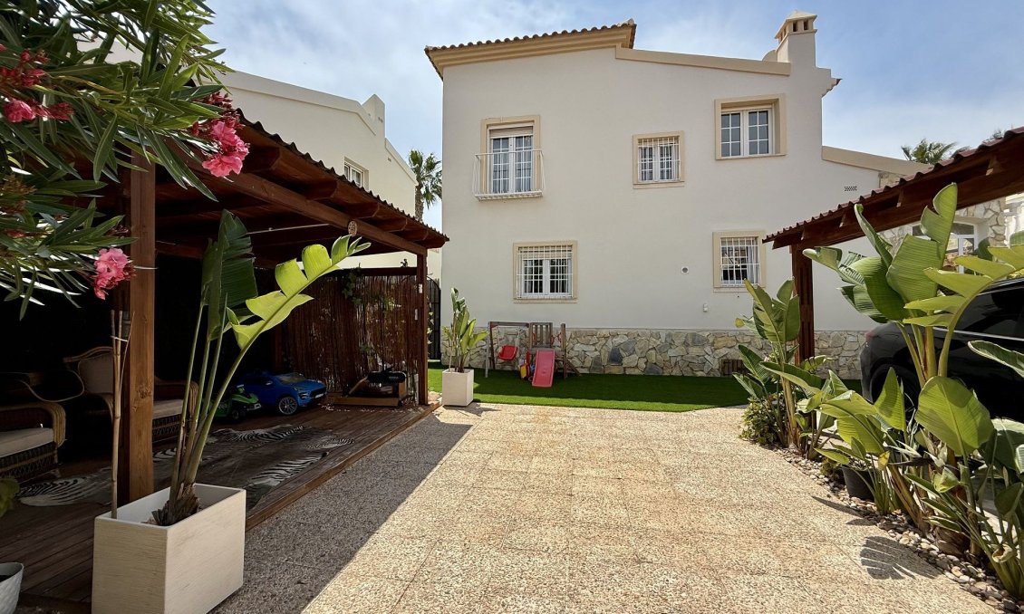 Wiederverkauf - Villa -
Orihuela Costa - Costa Blanca