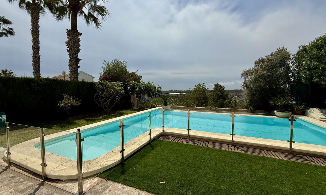 Wiederverkauf - Villa -
Orihuela Costa - Costa Blanca