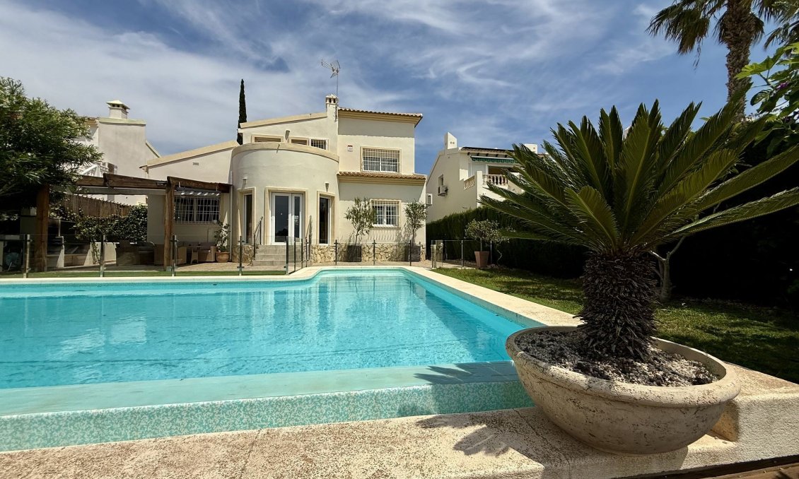 Wiederverkauf - Villa -
Orihuela Costa - Costa Blanca