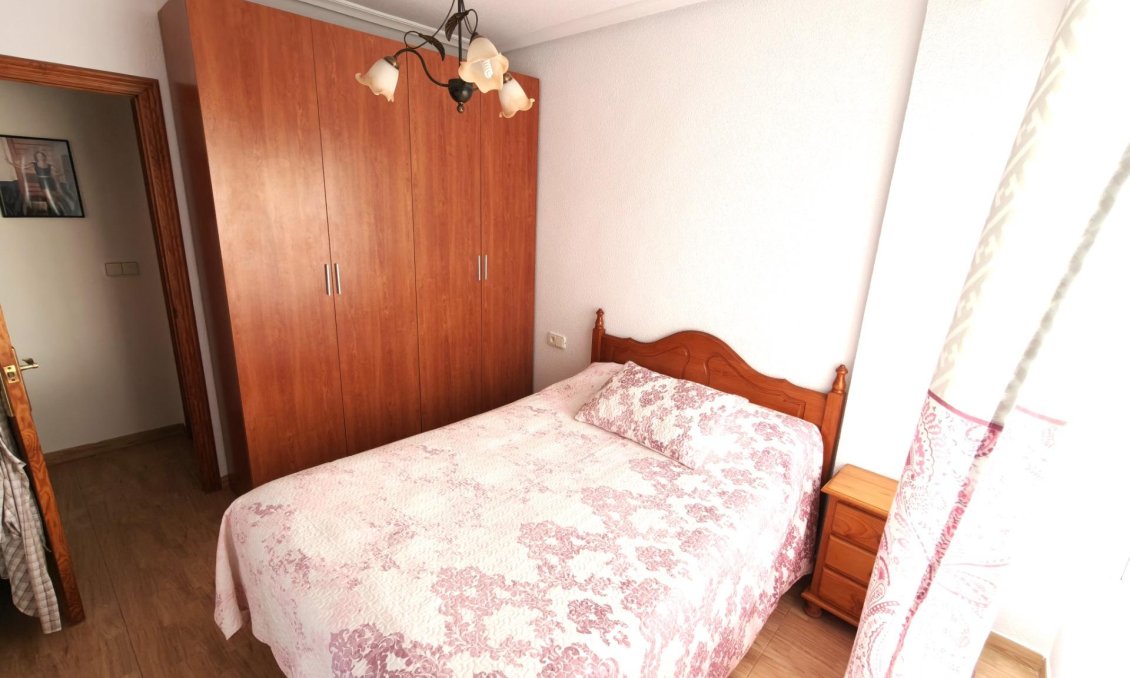 Segunda mano - Apartamento -
Torrevieja - Playa del Cura
