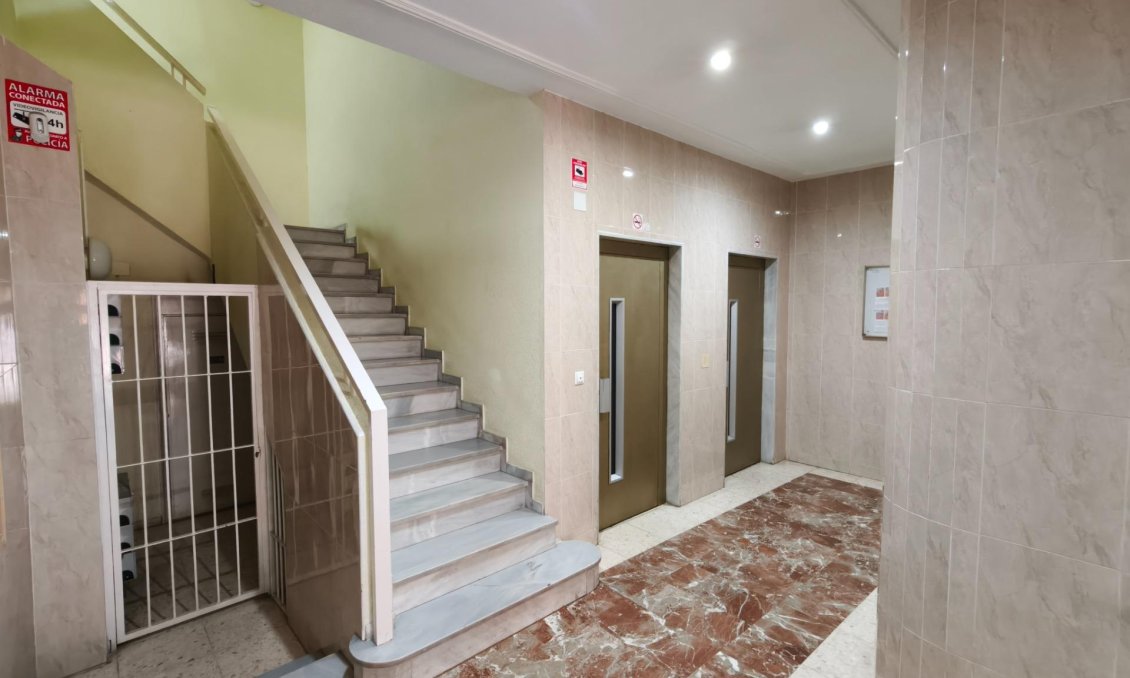 Segunda mano - Apartamento -
Torrevieja - Playa del Cura
