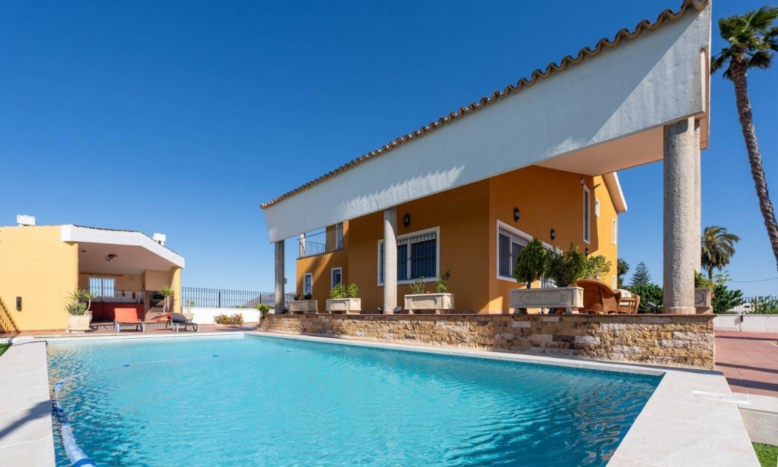 Segunda mano - Villa -
Orihuela - Orihuela Ciudad