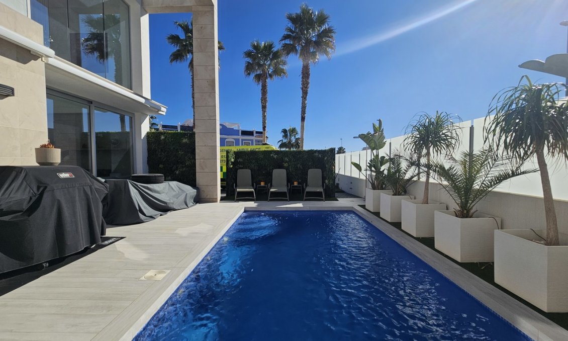 Segunda mano - Villa -
Cabo Roig - Costa Blanca