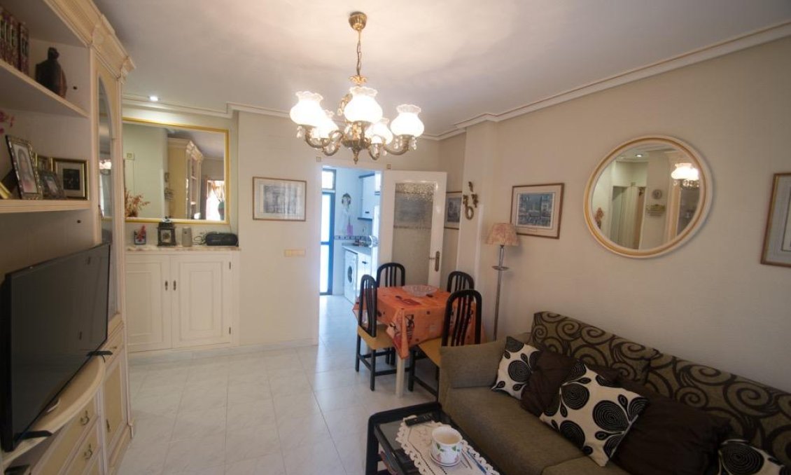 Segunda mano - Apartamento -
Torrevieja - Mar Azul