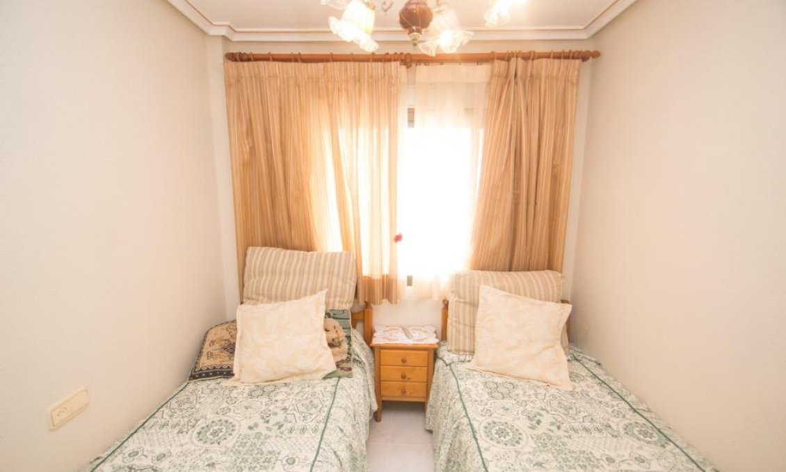 Segunda mano - Apartamento -
Torrevieja - Mar Azul