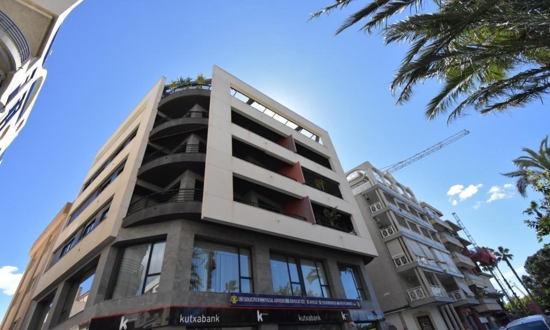 Segunda mano - Apartamento -
Torrevieja - Centro - Muelle Pesquero