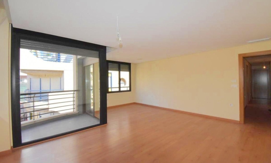 Segunda mano - Apartamento -
Torrevieja - Centro - Muelle Pesquero