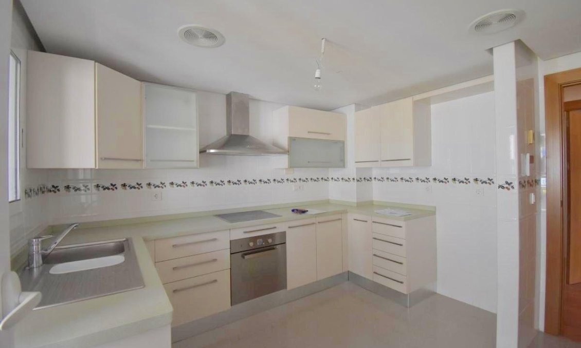 Segunda mano - Apartamento -
Torrevieja - Centro - Muelle Pesquero