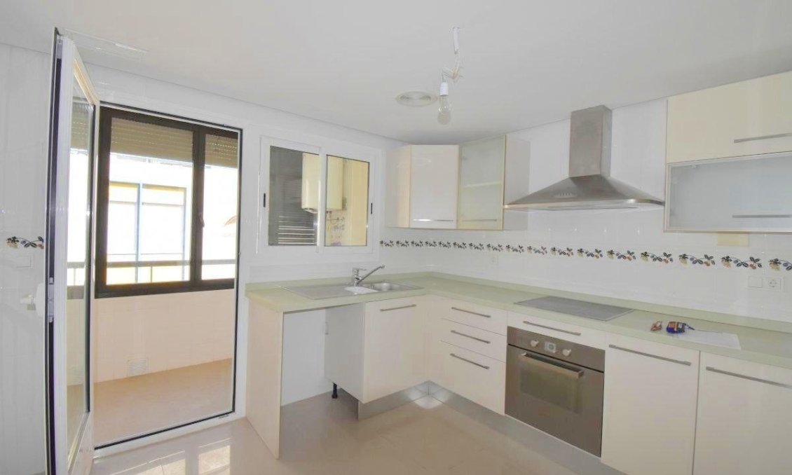 Segunda mano - Apartamento -
Torrevieja - Centro - Muelle Pesquero