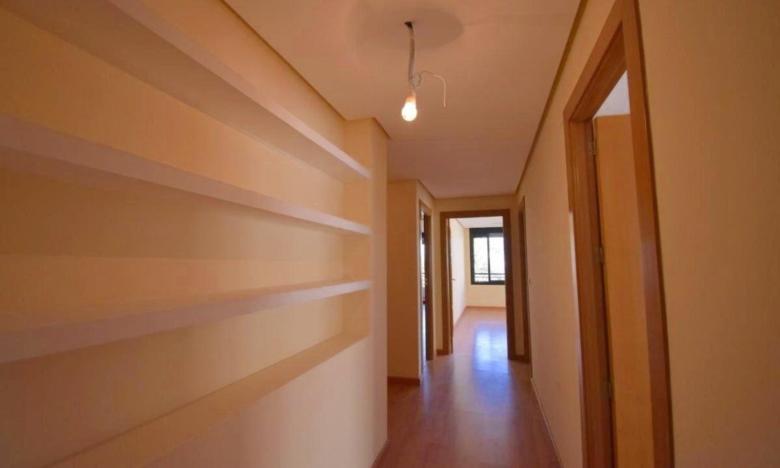 Segunda mano - Apartamento -
Torrevieja - Centro - Muelle Pesquero