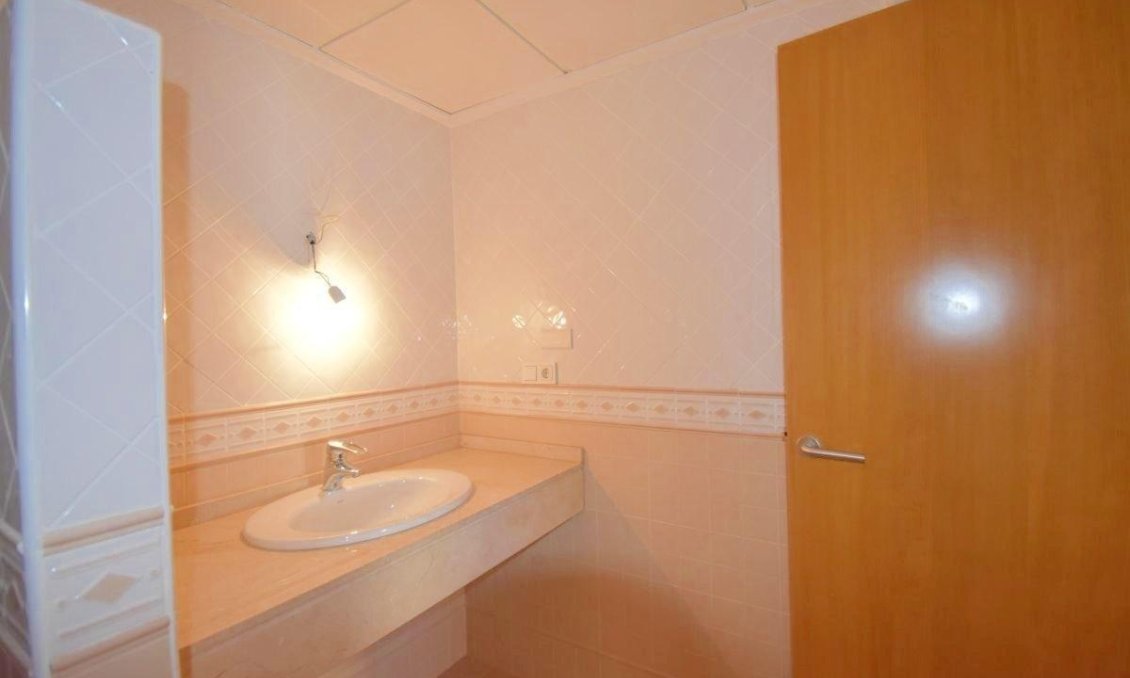 Segunda mano - Apartamento -
Torrevieja - Centro - Muelle Pesquero