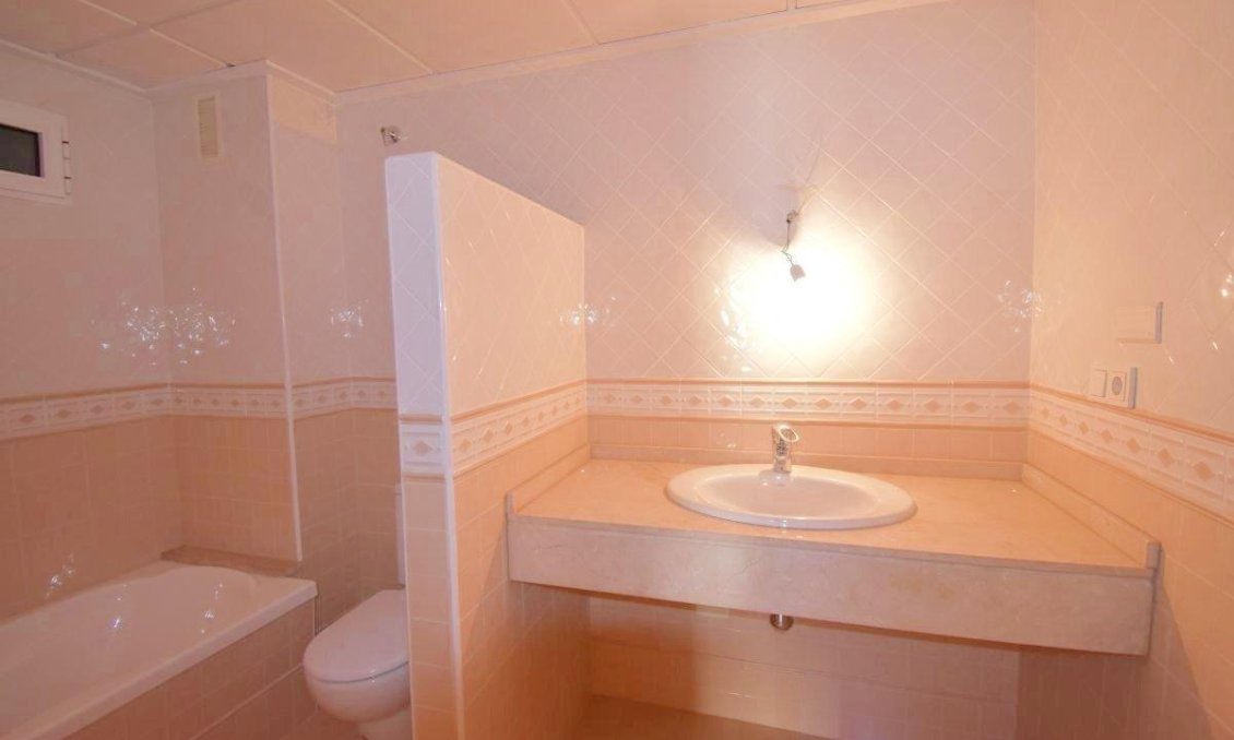 Segunda mano - Apartamento -
Torrevieja - Centro - Muelle Pesquero