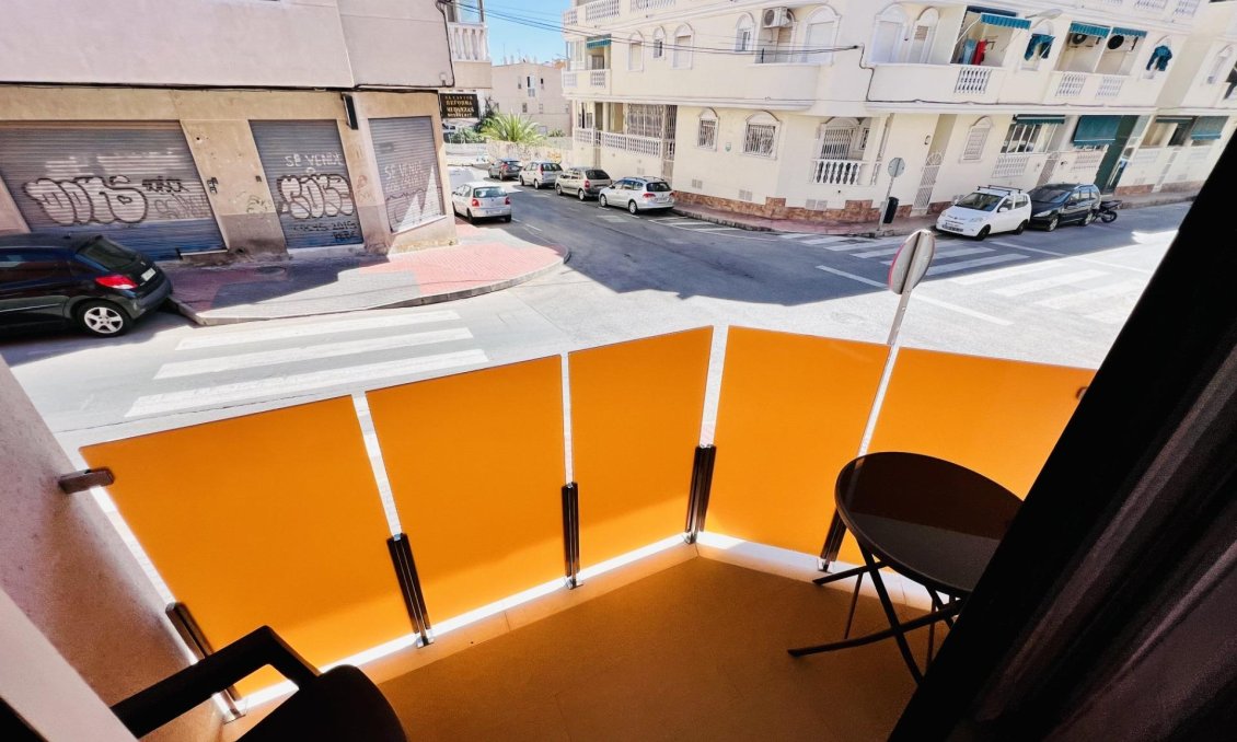 Segunda mano - Apartamento -
Torrevieja - Playa del Cura