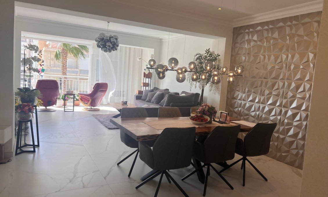 Resale - Apartment -
Torrevieja