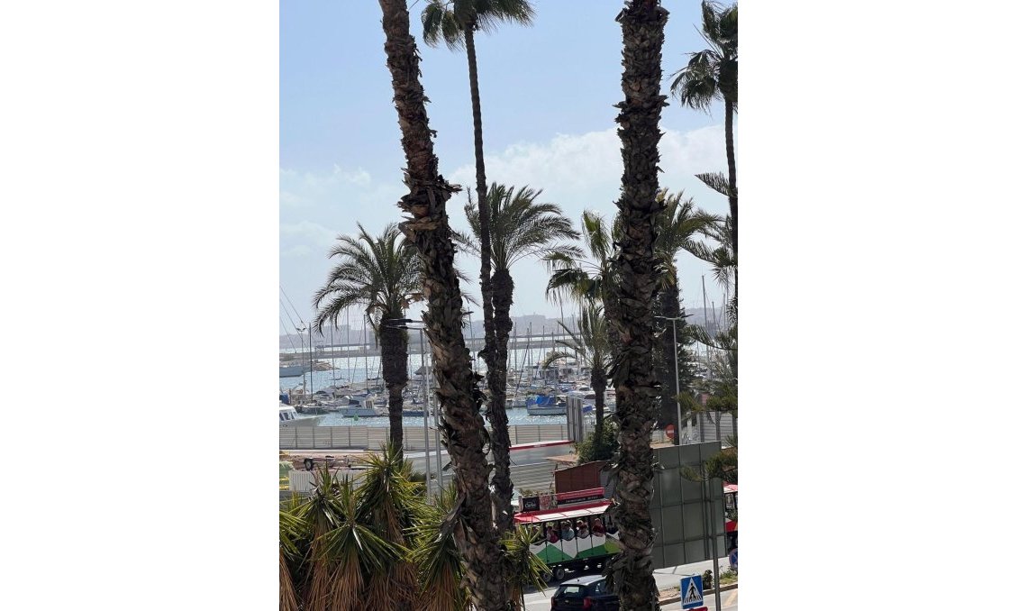 Resale - Apartment -
Torrevieja