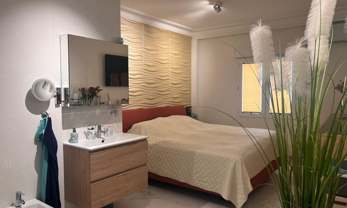 Resale - Apartment -
Torrevieja