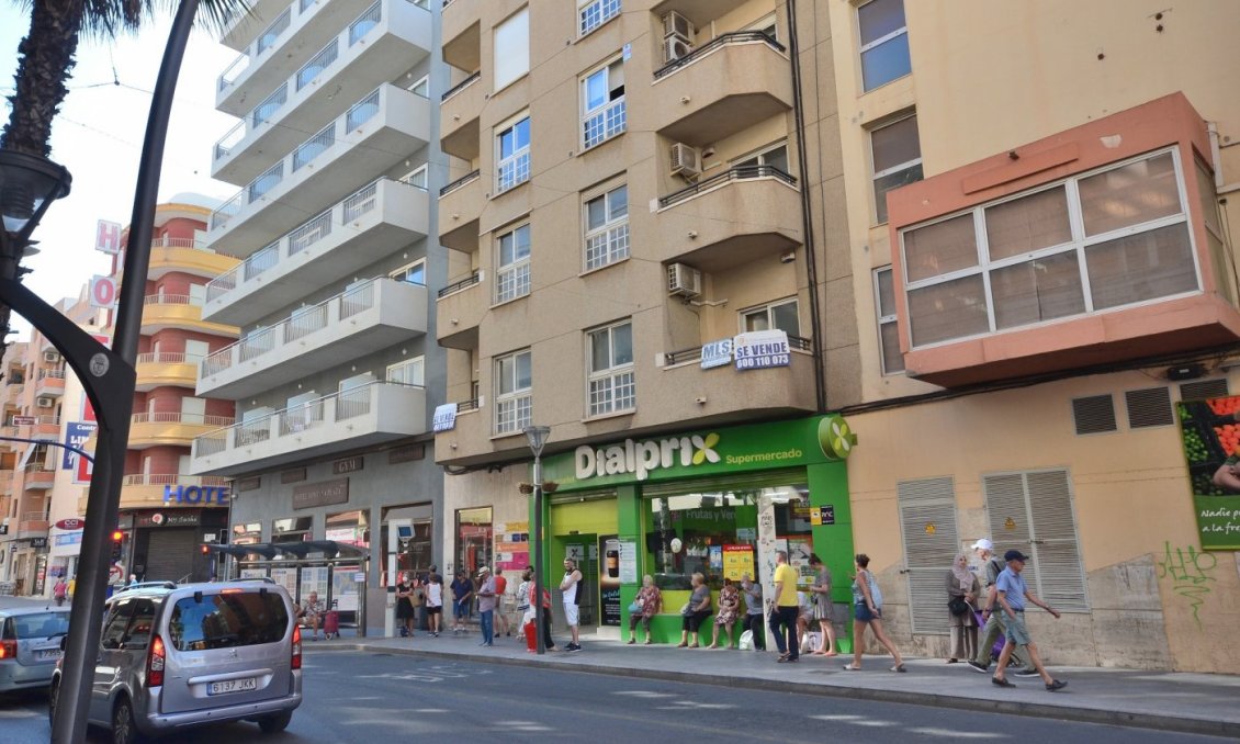 Segunda mano - Apartamento -
Torrevieja - Centro