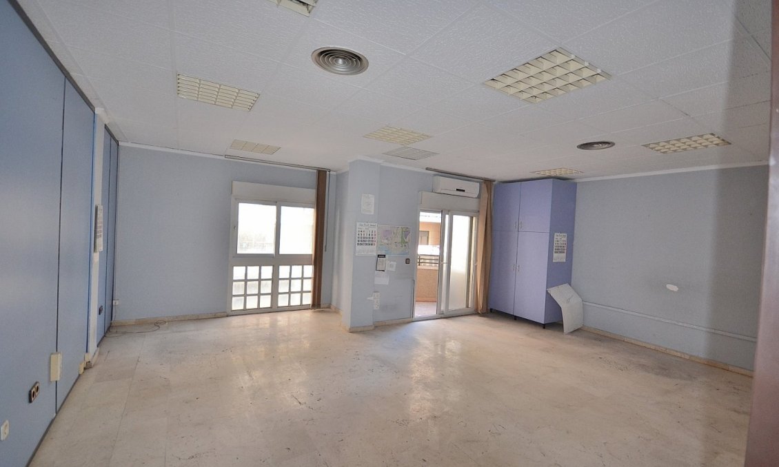 Segunda mano - Apartamento -
Torrevieja - Centro